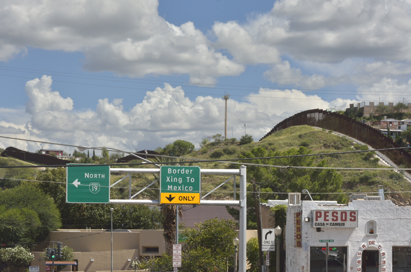 Le Mur: Frontière U.S./Mexique, Nogales, septembre 2015
Keywords: nogales;mur frontière;frontière AZ mexique;Nogales frontière;photo christine prat;photo ©Christine Prat