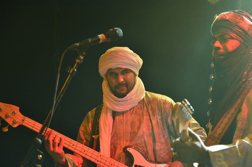 Tinariwen au Blanc Mesnil, 28 novembre 2014
Eyadu
Keywords: Tinariwen