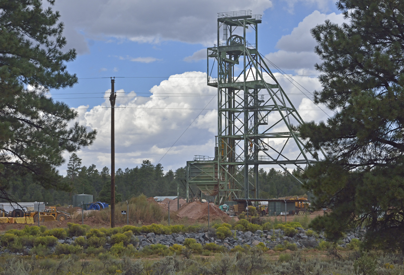 Canyon Mine, AZ, septembre 2017
Mine proche du Grand Canyon, très contestée par les Havasupai et autres Nations de la région
Keywords: Grand Canyon du Colorado uranium;mine du Canyon;havasupai contre uranium;lutte contre l&#039;uranium;luttes contre le nucléaire
