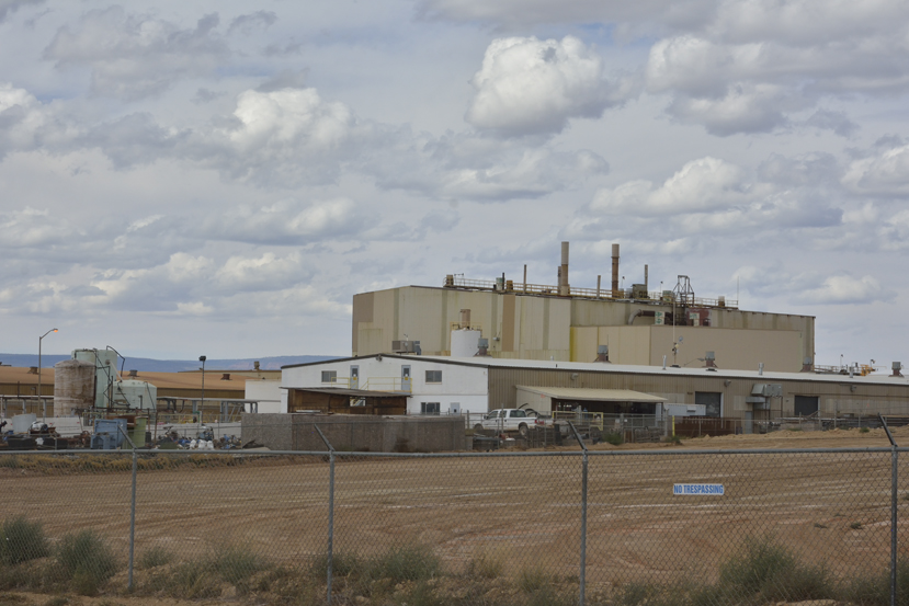White Mesa uranium processing Mill, Utah, septembre 2017
Usine de traitement de l'uranium, très proche de la petite communauté Ute de Ute Mountain
Keywords: usine de traitement d&#039;uranium;usine de traitement d&#039;uranium white mesa;usine de traitemnet d&#039;uranium utah