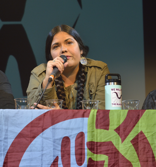37e Journée de Solidarité, 14 octobre 2017
Tara Houska, Anishinaabe de la Première nation Couchiching, avocate Autochtone, de l'ONG Autochtone "Honor the Earth"
